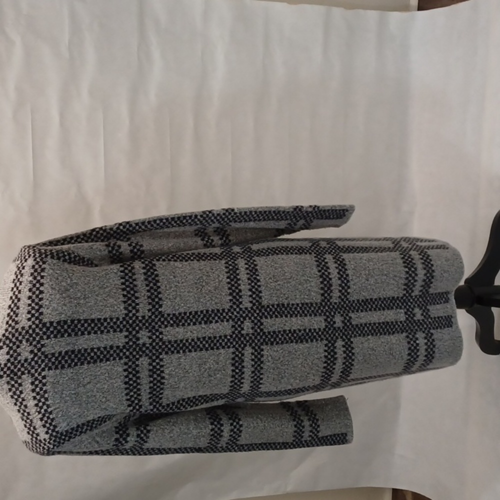 Apt, 9 Long Cardigan Sweater Gray and Navy Plaid Size‎ XL - Picture 2 of 9